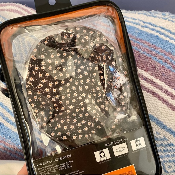 French Connection Hairband, face‎ masks and scrunchies set Floral cottage core - Picture 6 of 10